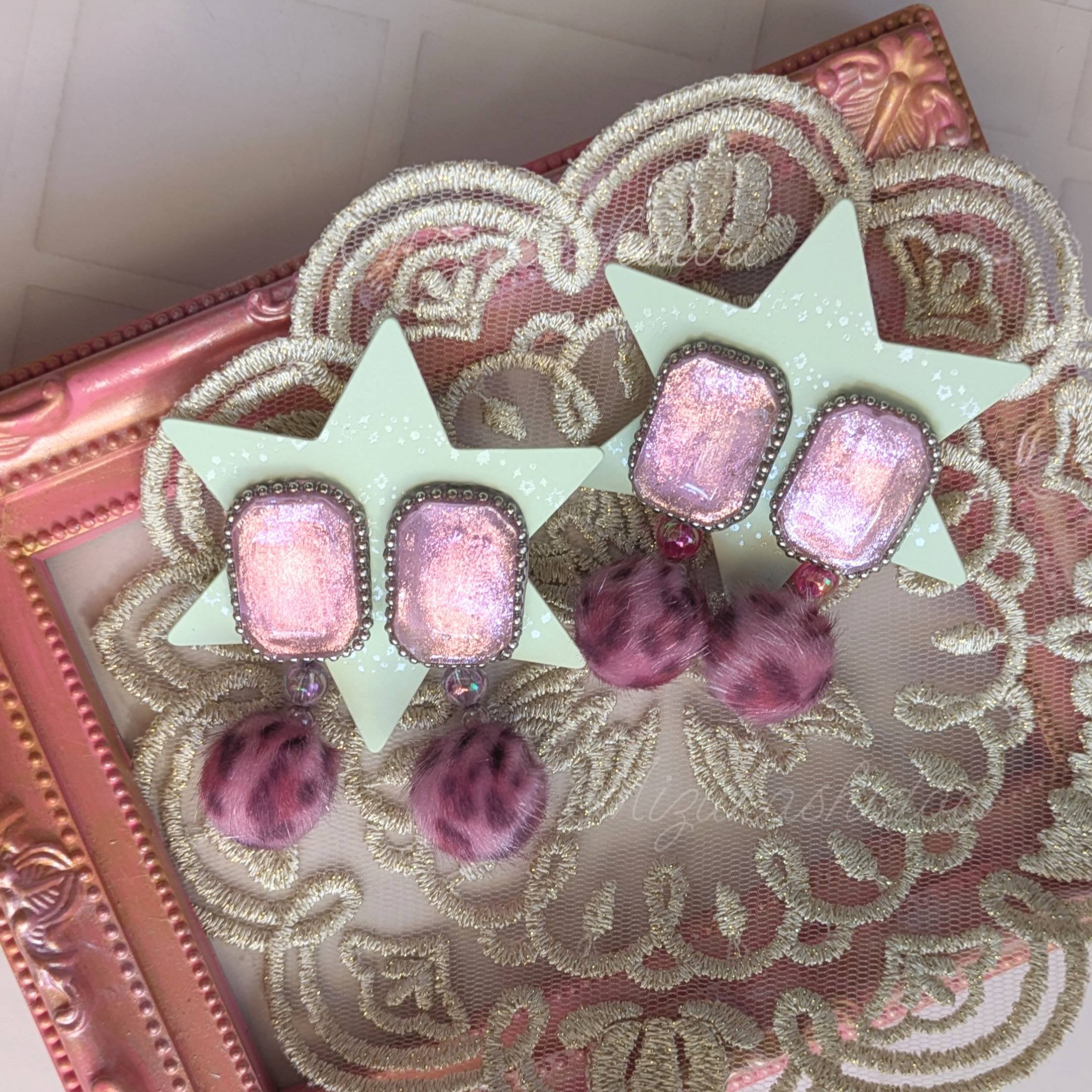 (専用)ハンドメイド作品 色を重ねるたびに、 まだ見ぬ景色が広がっていく。 どんな