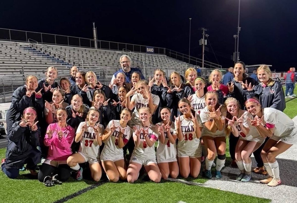 SASDGirlsSoccer's tweet photo. 📸 from last night.  

Next up:  3A Quarter Finals https://t.co/jym9U3sDMV