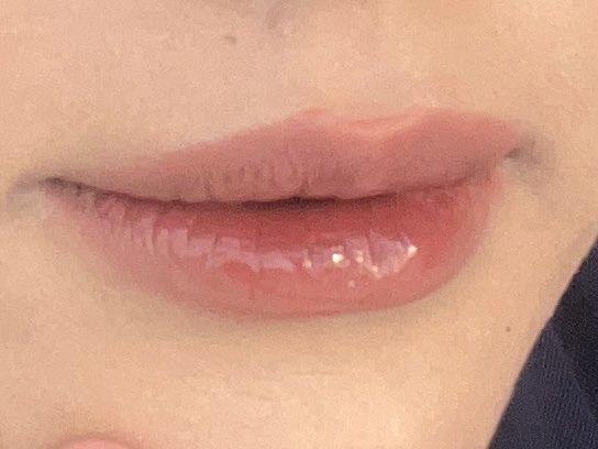 ombre lips kuu akhir akhir ini☝🏻
local product, murce, cover warna bibir 😽

before                                                   after