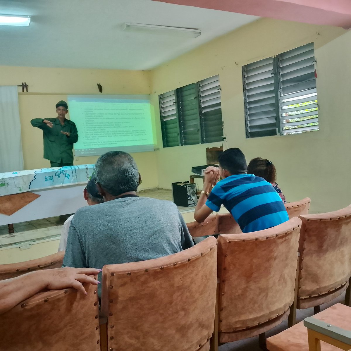 Carida_Deliz's tweet image. Se pasa curso de la preparación para la defensa civil #poderpopular #cuba #CubaPorLaPaz