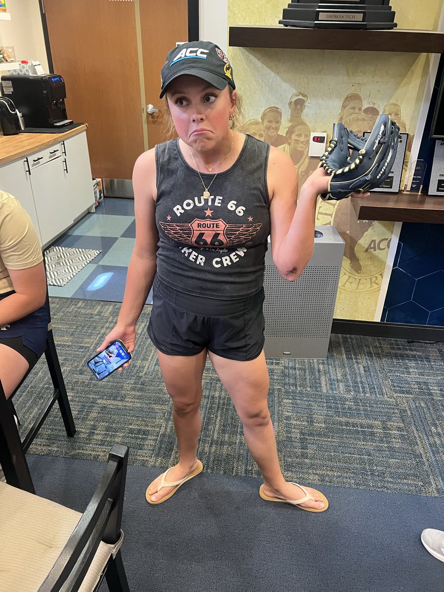 Erin Dixson tweet media