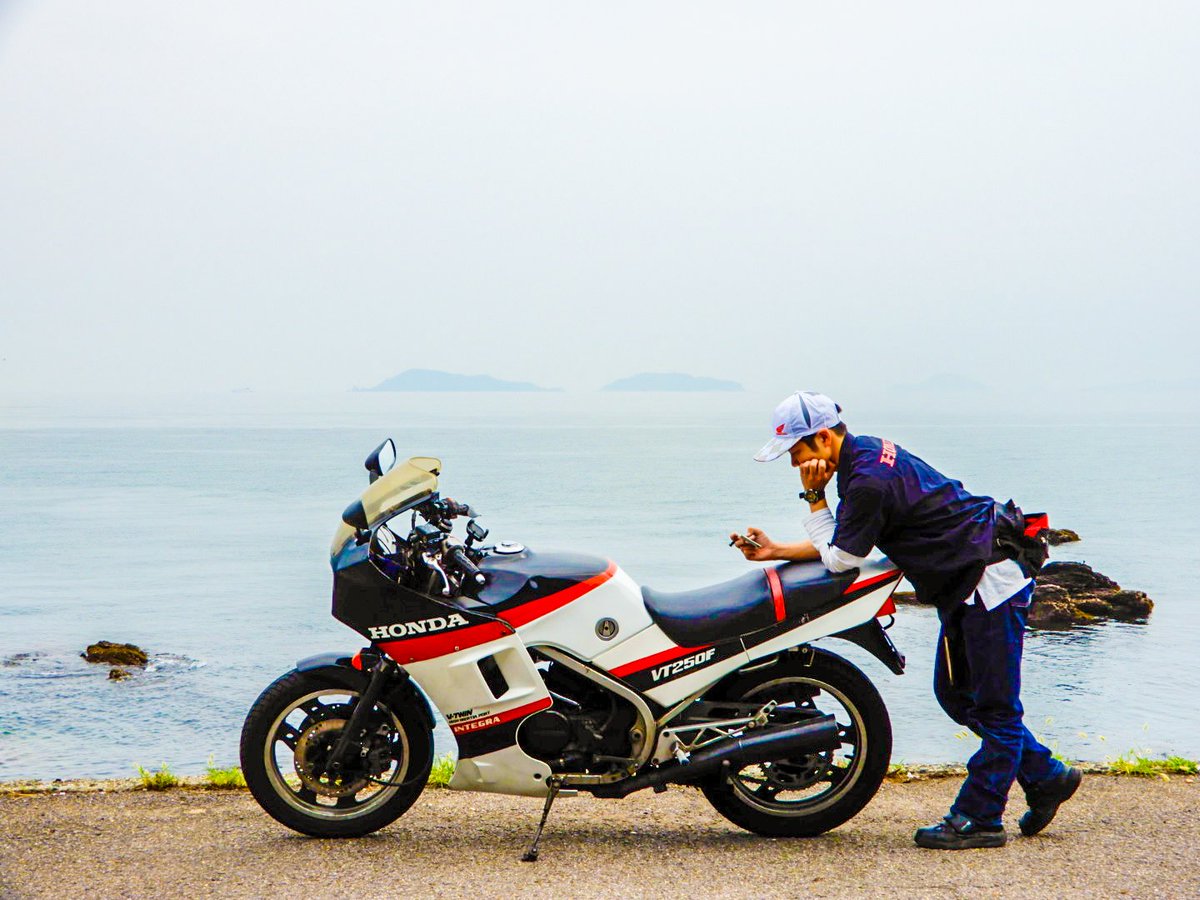 kouhei9180's tweet photo. #みんなの初代愛車教えて
2輪:HONDA VT250 INTEGRA(MC08)

4輪:NISSAN NOTE DIG-S X エアロスタイル(E12)

どっちも乗っていて楽しく､思い出いっぱいの車とバイクです✨️ https://t.co/Xra7XAr6W7