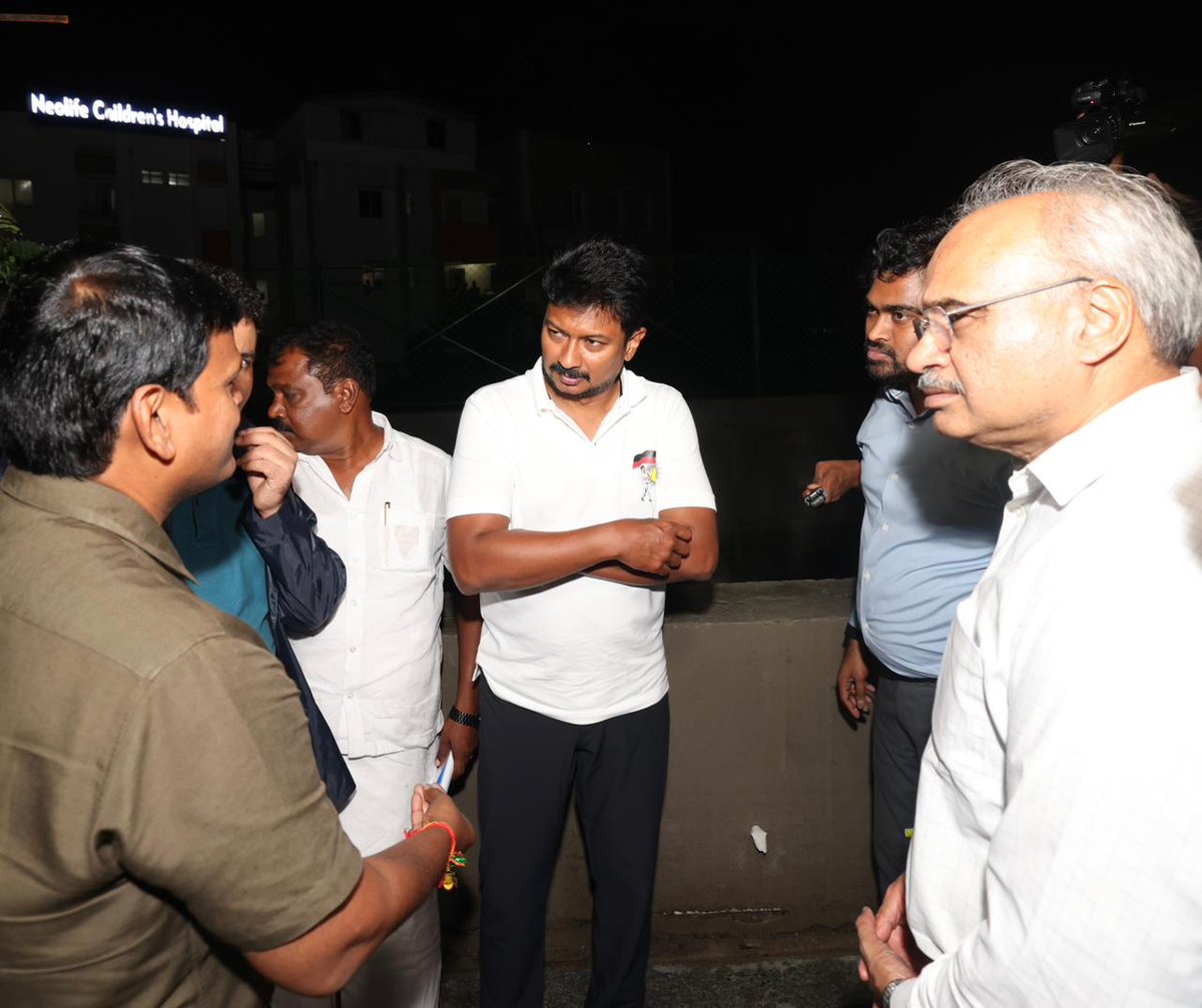 Udhay (@udhaystalin) on Twitter photo தென் சென்னையில் ஆதம்பாக்கம் பகுதியில் தேங்கும் மழை நீரை வேளச்சேரி வழியாக பள்ளிக்கரணை சதுப்பு நிலப்பகுதிக்கு கொண்டு சேர்ப்பதில் வீராங்கல் ஓடை முக்கிய பங்கு வகிக்கிறது.
மாண்புமிகு முதலமைச்சர் <a href="/mkstalin/">M.K.Stalin - தமிழ்நாட்டை தலைகுனிய விடமாட்டேன்</a> அவர்களின் உத்தரவின்படி, ரூ.5.6 கோடி செலவில் இந்த ஓடை தூர்வாரப்பட்டுள்ளது. அதன் தென் சென்னையில் ஆதம்பாக்கம் பகுதியில் தேங்கும் மழை நீரை வேளச்சேரி வழியாக பள்ளிக்கரணை சதுப்பு நிலப்பகுதிக்கு கொண்டு சேர்ப்பதில் வீராங்கல் ஓடை முக்கிய பங்கு வகிக்கிறது.
மாண்புமிகு முதலமைச்சர் <a href="/mkstalin/">M.K.Stalin - தமிழ்நாட்டை தலைகுனிய விடமாட்டேன்</a> அவர்களின் உத்தரவின்படி, ரூ.5.6 கோடி செலவில் இந்த ஓடை தூர்வாரப்பட்டுள்ளது. அதன்