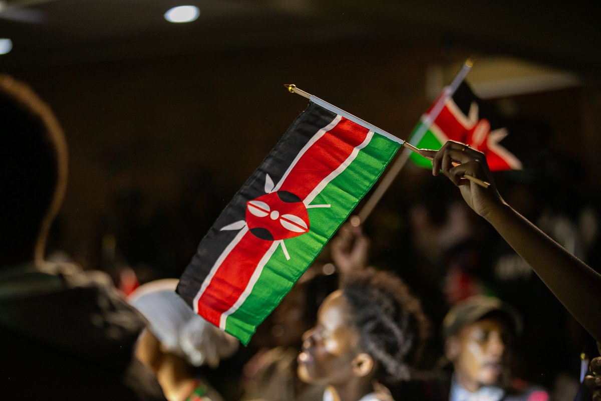 A huge shout-out to our incredible live performing artists who serenaded our hearts, made us sing along, and got us on our feet dancing! 
Thank you for lighting up the stage as we celebrated our Shujaaz at the #MashujaaLoveConcert! 🎶

<a href="/EricWainaina/">Eric Wainaina</a>  <a href="/WillieOeba/">WILLIE OEBA</a> <a href="/iam_zaituni/">Zaituni</a>