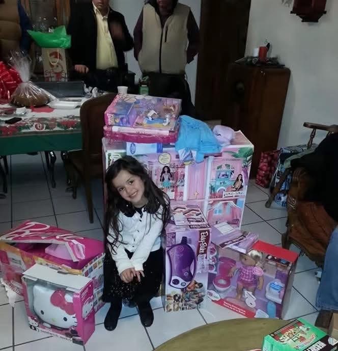 me dicen: confórmate 

pero así eran todas mis navidades de chiquita: