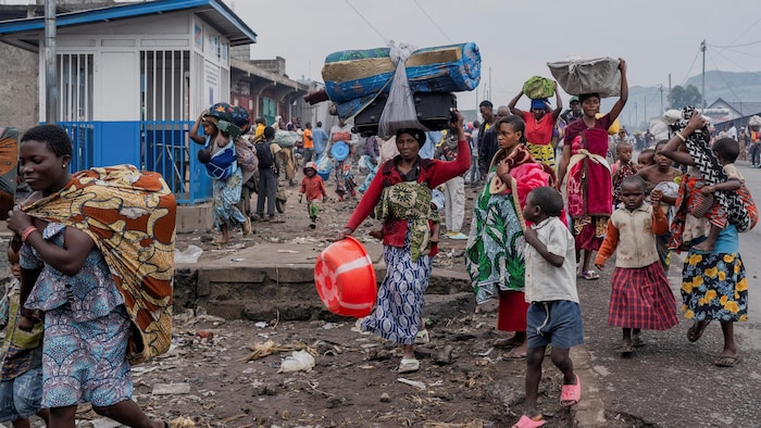 DRCNewsToday's tweet photo. #Goma is gripped by intense fear after clashes in #Mudja, just 7km from the Goma city. Facing the risk of an attack, UN agencies and international NGOs have activated level 4 (critical) of their contingency plans and have been evacuating their expatriate staff since Monday 20 oct https://t.co/CGt0ZRCbfw