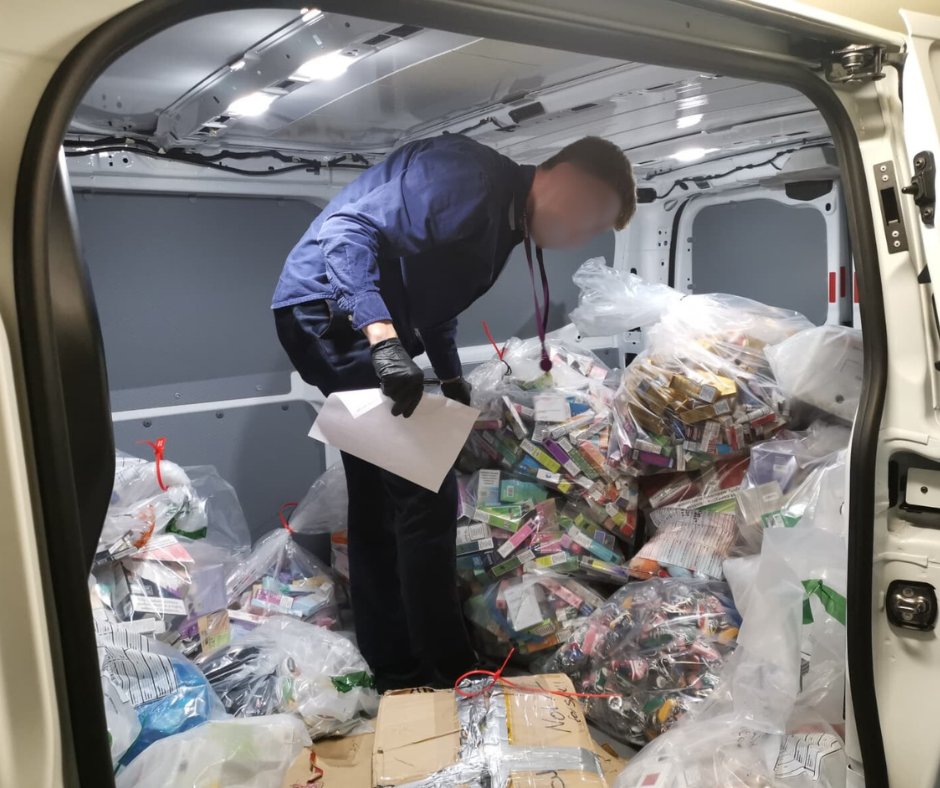 LBofHounslow's tweet image. This month, Trading Standards seized thousands of illegal cigarettes and vapes from 16 premises across the borough, supported by detection dogs.

Read more: hounslow.gov.uk/news/article/1… #counterfeit #illegaltobacco #vapes #hounslow