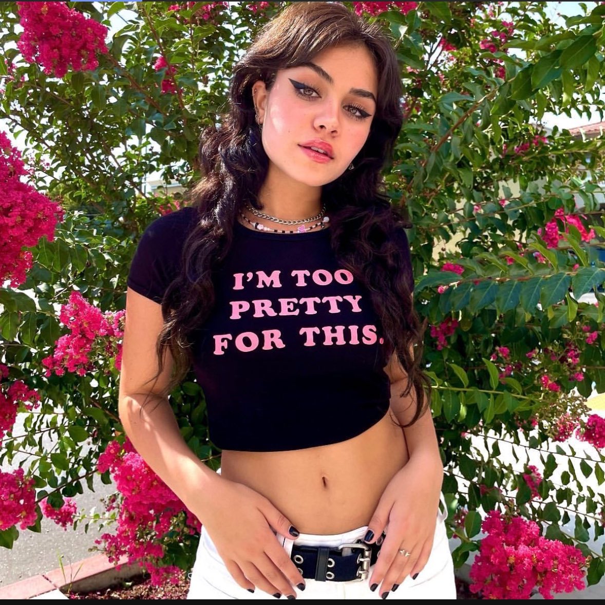 A_gat_L's tweet image. Je veux des t-shirts comme ça mais avec des messages tech genre “python baddie” “terraform queen” “I ❤️ unit testing”