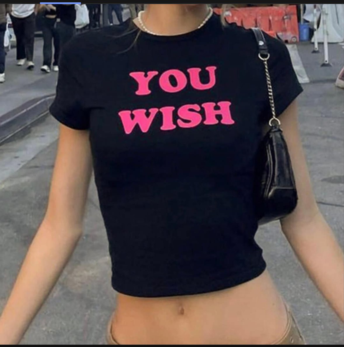 A_gat_L's tweet image. Je veux des t-shirts comme ça mais avec des messages tech genre “python baddie” “terraform queen” “I ❤️ unit testing”