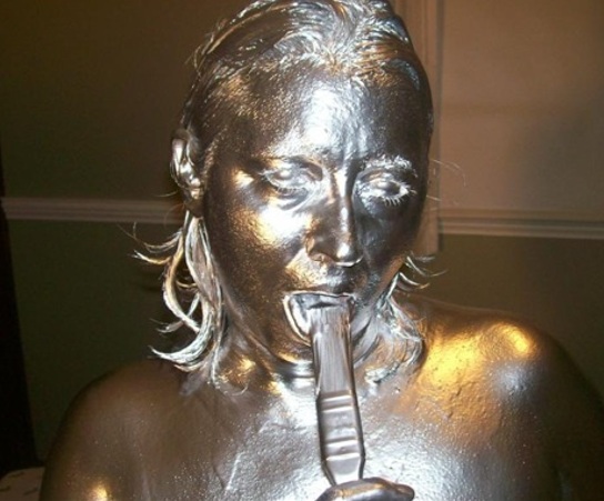 Statuefied's tweet photo. Pie Girl Kay In Silver. https://t.co/9FENIgMEzJ
