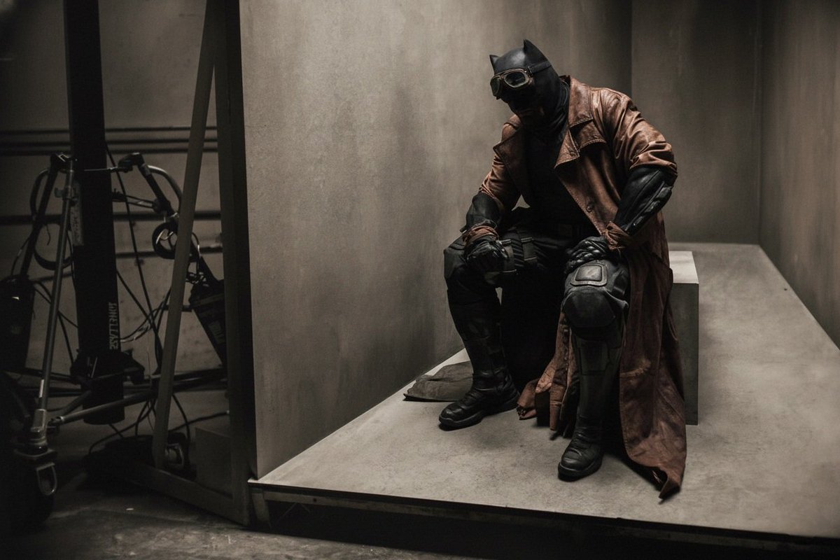 New Image of Ben Affleck as Batman in Batman v Superman