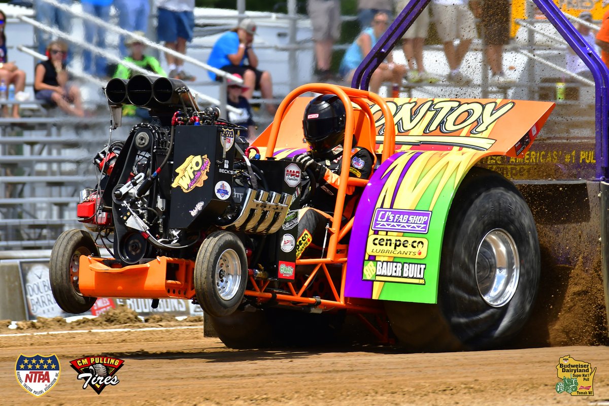 NTPApull's tweet image. Who loves to watch the modified minis at the Budweiser Dairyland Super Nationals! ❤️ 🙌 #minirod #tomahWI