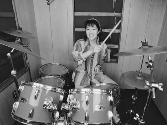 DEEP PURPLEの「Burn」をドラムで叩ける高市早苗｜学生時代
