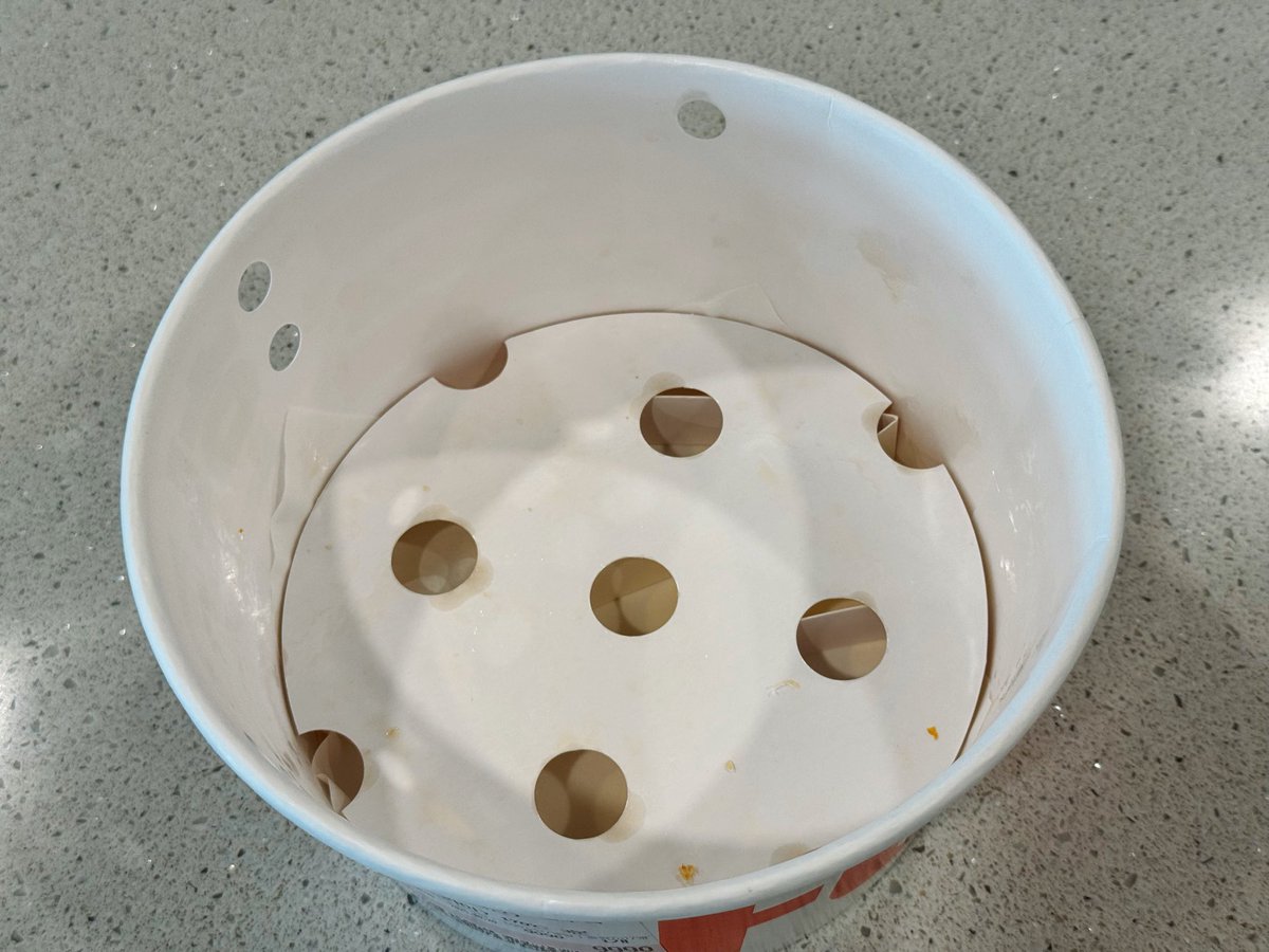 daiyuh's tweet image. 어제 점심은 #롯데마트 #한통가득 #탕수육 고소후 뿌려서 냠냠. 맛있는 덴뿌라가 먹고 싶다.