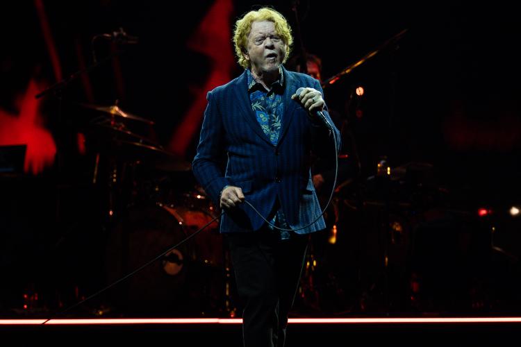 RecCollMag's tweet image. The latest Gig Gallery photos of #SimplyRed are at recordcollectormag.com/gig-gallery/si…
