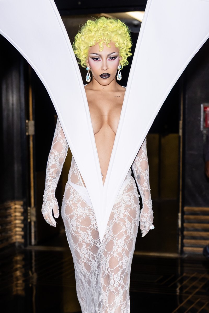 MTV's tweet photo. Cleared my calendar so I can spend all day celebrating @DojaCat's birthday 🗓️ https://t.co/lh6RfslglV