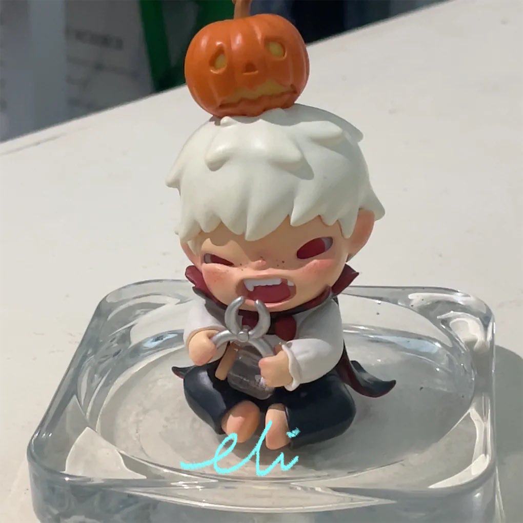 theorono_'s tweet photo. 𓐐𓎩  WTS / LFB  
HIRONO Monster's Carnival Vampire 🧛🏻🎡

→ ₱700 ; already onhand
⟢ with bnf &amp; pc
⟢ reply/dm to mine
⟢ opened box from bottom
⟢ prio PAYO

PLEASE HELP RT!
tags: popmart sonny angel kubo labubu smiski crybaby skullpanda molly dimoo hirono https://t.co/Z3ReWdAY0K