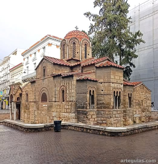 arteguias's tweet photo. 📌Iglesia Panagia Kapnikarea en Atenas, joya bizantina griega de comienzos del siglo XI.
#kapnikarea #atenas #athens #grecia #greece #romanico #bizantino #byzantine #byzantineart #byzantinechurch #christian #art #travelling #history #heritage #religion #oldchurch #artebizantino https://t.co/r8hBtYJotM