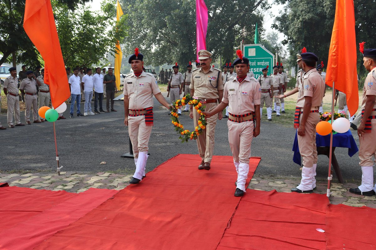 spkoderma1's tweet image. पुलिस स्मृति दिवस के अवसर पर शहीदों को भावनीनी श्रद्धांजलि अर्पित की गयी।
@JharkhandPolice @DigHazaribagh