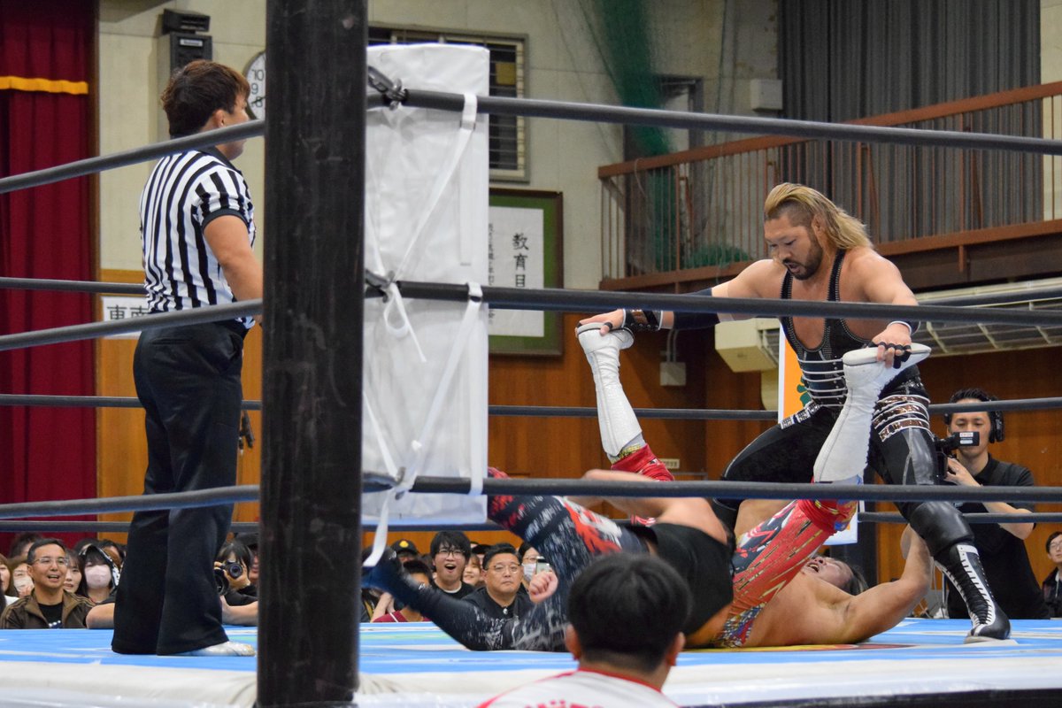 smile_chop's tweet image. ごめんなさい、とても笑っちゃった🤣
#njroad #棚橋弘至 #EVIL #ディック東郷 石狩大会 2025.10.19