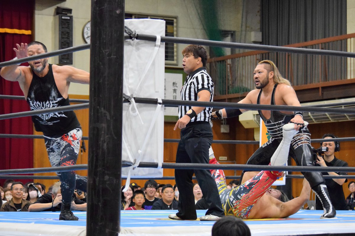 smile_chop's tweet image. ごめんなさい、とても笑っちゃった🤣
#njroad #棚橋弘至 #EVIL #ディック東郷 石狩大会 2025.10.19