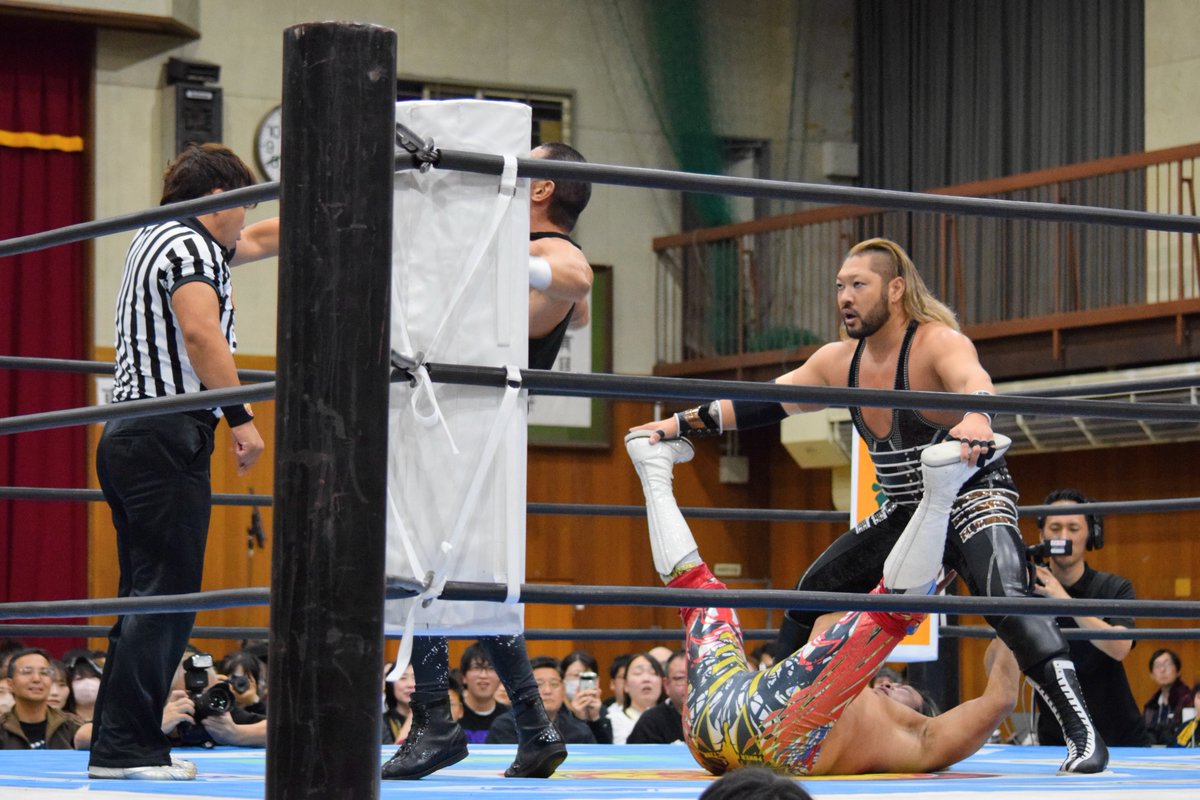 smile_chop's tweet image. ごめんなさい、とても笑っちゃった🤣
#njroad #棚橋弘至 #EVIL #ディック東郷 石狩大会 2025.10.19