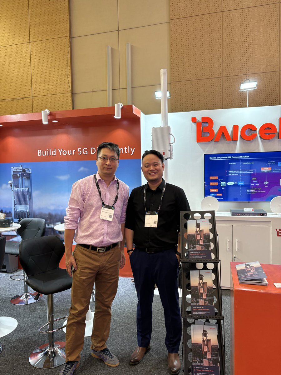 MWCHub's tweet image. Partnerships in motion on the exhibition floor 🤝

From #startups to global tech leaders, connections are being made that will define tomorrow 👀 #MWC25