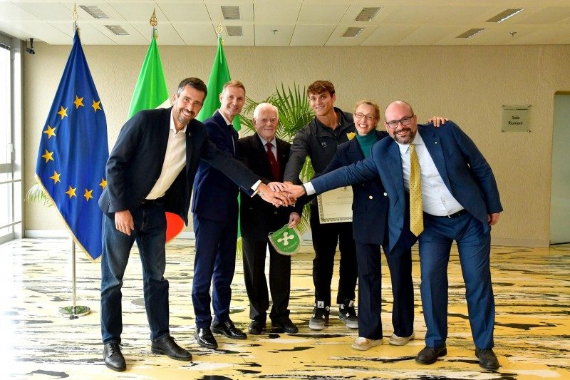 Il Consiglio Regionale della Lombardia celebra Andrea Panizza e Ivo Stefanoni

tinyurl.com/5xf9n38a

#canottaggio #canottieri #rowing #FIC #FederCanottaggio #Lombardia