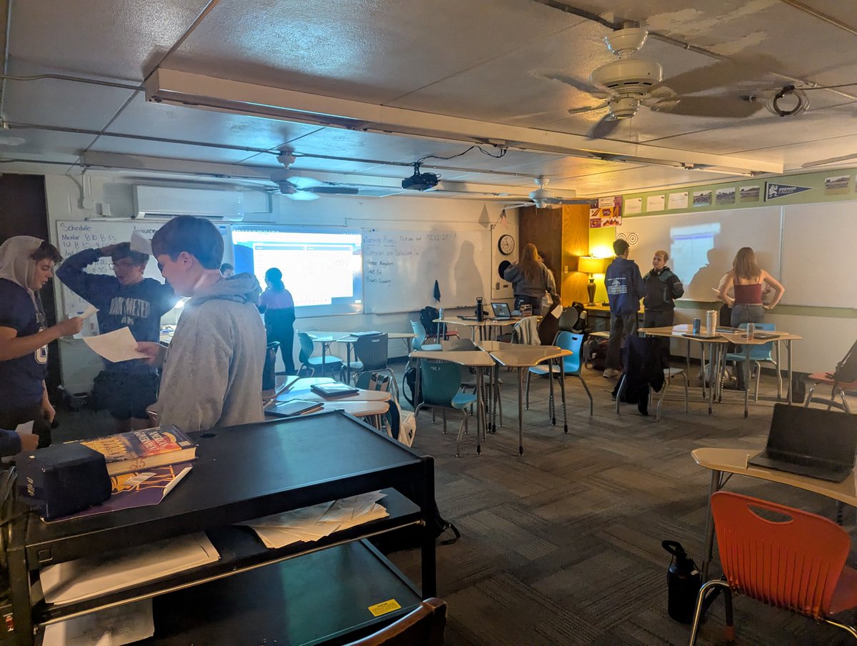 MrWittstock's tweet photo. 8th grade students spent the last week being historians and exploring the disappearance of the Roanoke Colonists. After looking at clues, they built an argument using evidence and then shared with peers in co-centric circles. https://t.co/1Efwhp8TSC
