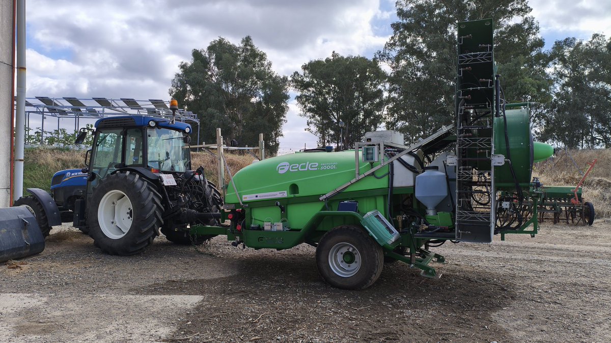 cei_A3's tweet photo. En esta visita se han explicado los #GGOO #DOSAOLIVAR Dosificación de productos fitosanitarios en olivar
#INNOVALMENDRO Innovación en gestión de maquinaria para un cultivo de almendro sostenible
#COVEROLIVE Adopción de TIC en cubiertas vegetales adaptadas para mejorar el olivar https://t.co/DBLSEaYxx4