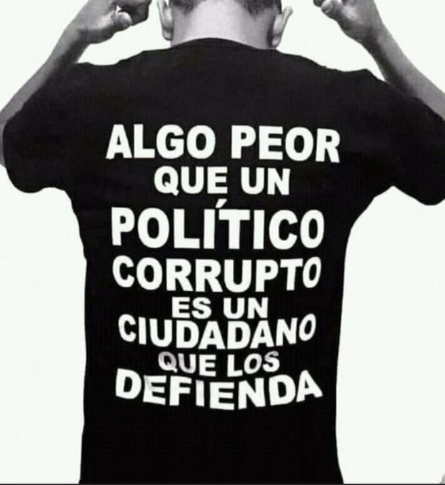 Luis es el claro ejemplo de la ruina moral y ética de gran parte de la población, que es uno de los grandes males de Venezuela.

El chavismo azul solo se diferencia del rojo en el color de la franela; en todo lo demás son iguales.
 
Con mi corrupto no te metas...