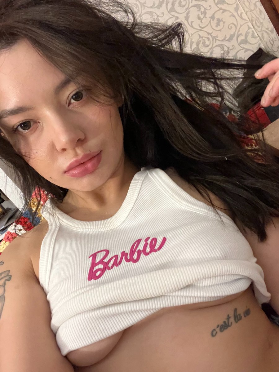 YumiSweetFever's tweet photo. I'm not sleepy, just desperate for a dick to fuck me now. FREE LINK 👇 https://t.co/WgMLQHjH4w