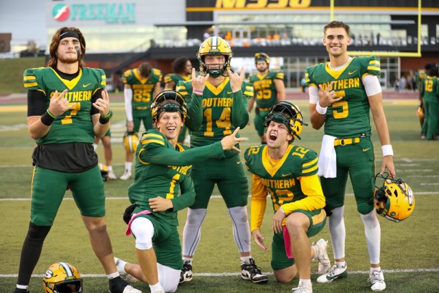 Nothing like that post-win feeling! 🦁 🏈 🙌🏼

#GoLions