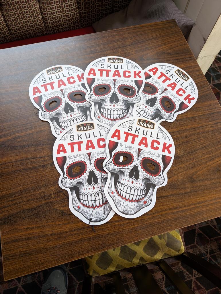 TheGardenHouse5's tweet image. @brainsbrewery it's #skullattack time the award winning Welsh beer 🍺 is on our front bar ready for you 

#no1studentspubinnorwich #realales #studentspub #halloween2025 #prizesprizesprizes #FunAndFrolic #fancydresschallenge #welshbeerhereinnorwich #brainsbrewery #brainsbrewery