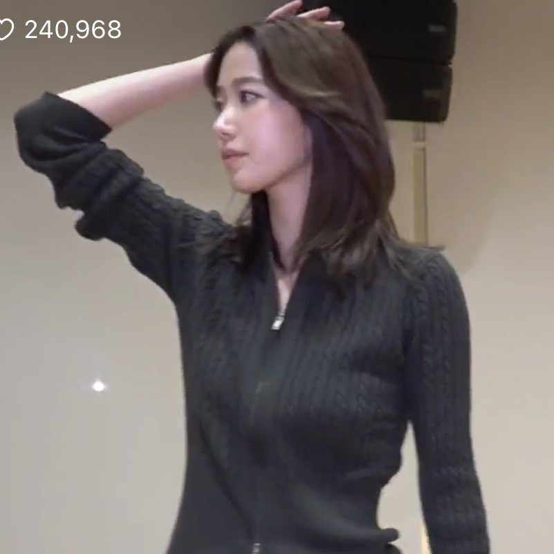 chaewanniee's tweet image. PLEASE LIKE GIRLS