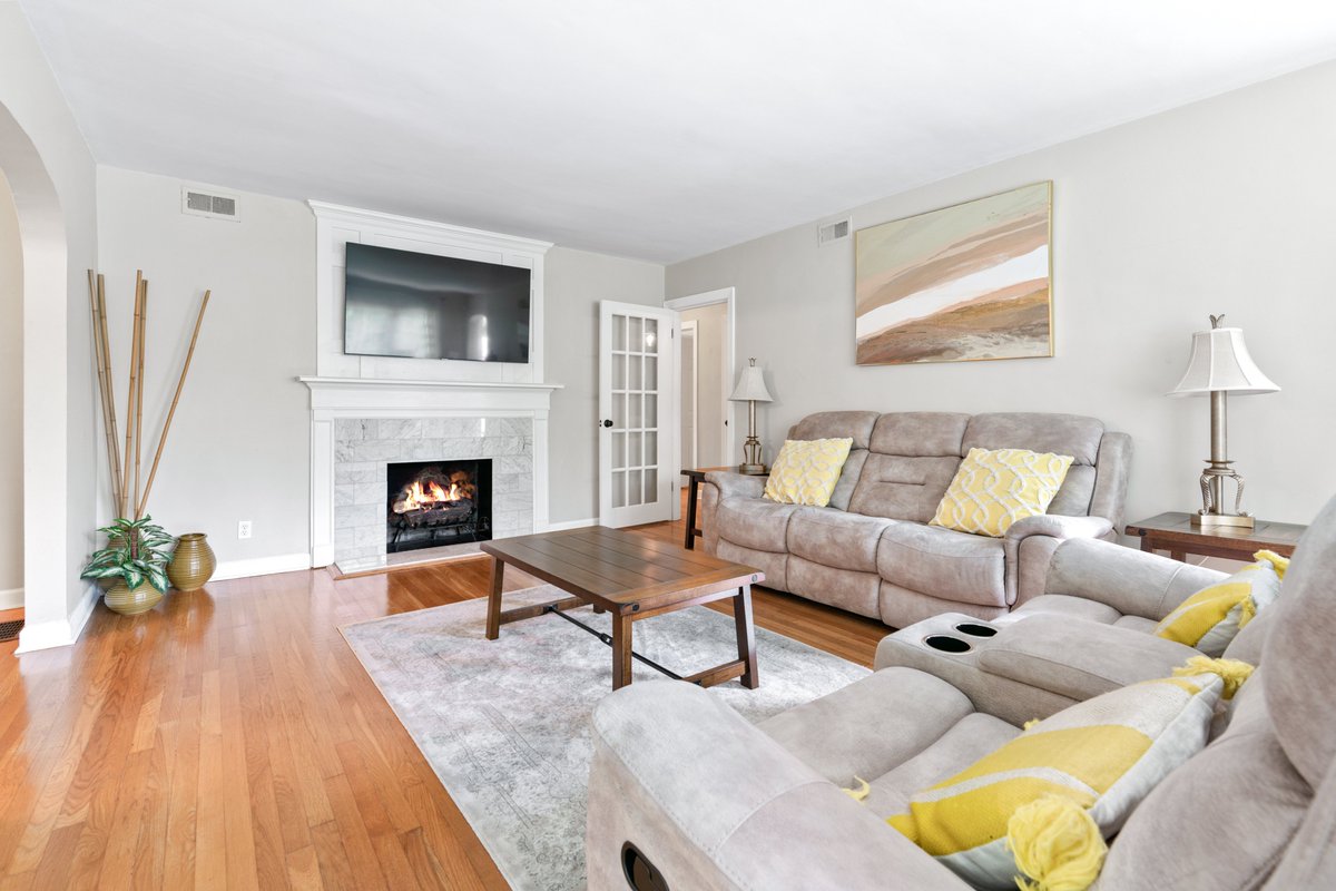 listingsatl's tweet image. Decatur Home for Sale!
•• For an exclusive showing and/or extra information, DM or CALL us at 404-528-2665 today •• We can do a video showing or an in person showing. NO cost and NO obligation. This is a free service.