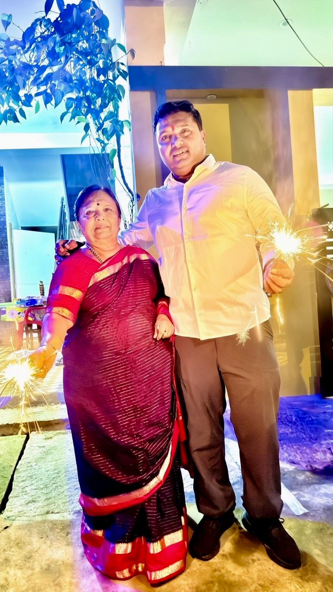 srinivasiyc's tweet image. Diwali with Amma,
Home, light, and endless love ❣️
