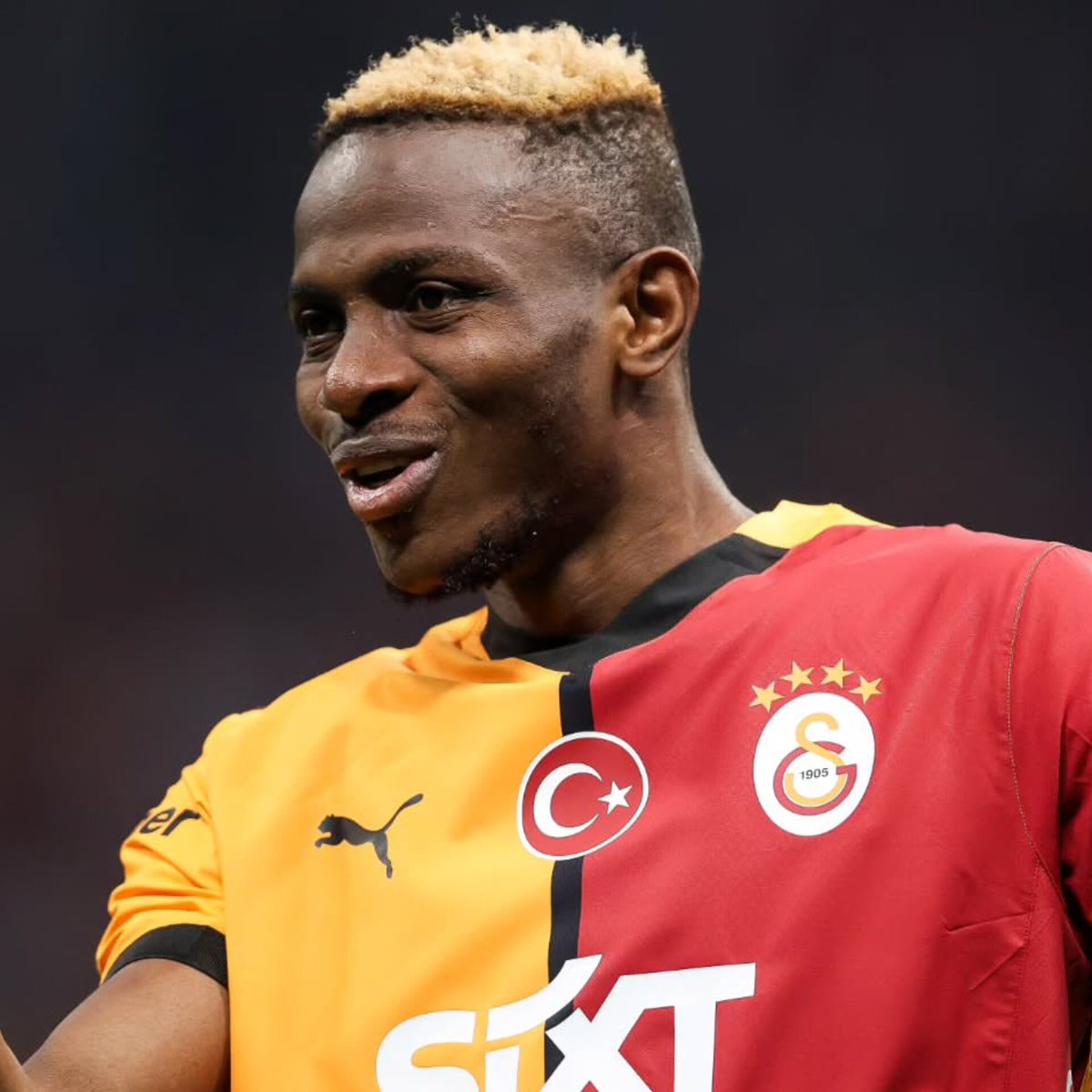 lemarcaspors_'s tweet image. Victor Osimhen'den Frank Anguissa'ya:
“Eğer böyle bir durum olursa kararını Galatasaray'dan yana ver. Bir dakika bile pişman olmadım. Ben sanki bu kulübün oyuncusu değil buraya tutkuyla bağlanmışım gibi. Sakın düşünme bile, burası çok büyük bir kulüp.”
📰 Ali Naci Küçük