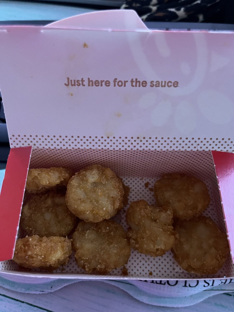 iamnikkijae's tweet photo. @ChickfilA when yah start selling half eaten hashbrowns? Because where are the rest of mine…???#shrinkflation is real I’m too hungry for this smh https://t.co/cFxrXd8Fu4