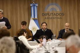 LS Clipping (@lclipping19203) on Twitter photo La comisión investigadora de la causa $LIBRA se reunirá este martes en <a href="/DiputadosAR/">Diputados Argentina</a> para intentar avanzar con nuevas medidas de prueba en el caso que salpica al presidente <a href="/JMilei/">Javier Milei</a>. La reunión convocada por el presidente de la comisión <a href="/maxiferraro/">maxi ferraro 🎗️</a> comenzará a las 15hs La comisión investigadora de la causa $LIBRA se reunirá este martes en <a href="/DiputadosAR/">Diputados Argentina</a> para intentar avanzar con nuevas medidas de prueba en el caso que salpica al presidente <a href="/JMilei/">Javier Milei</a>. La reunión convocada por el presidente de la comisión <a href="/maxiferraro/">maxi ferraro 🎗️</a> comenzará a las 15hs