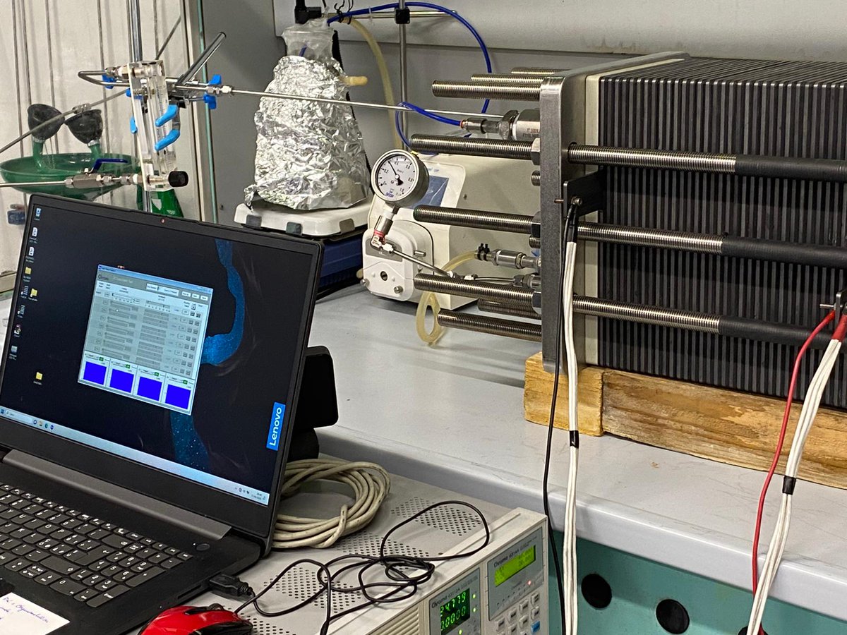 Fresh_project22's tweet photo. Back in T.U.R.I.N!
Back in Turin at partner Hysytech last week for further testing of the fuel cell system to be incorporated into the final prototype. https://t.co/iOkVMbxUOh