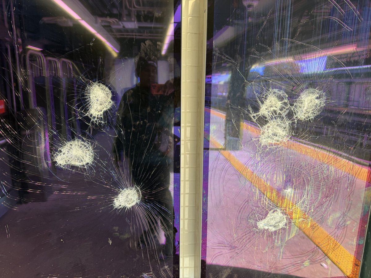LSuseran's tweet photo. Almost all the LED screens at Woodhaven Blvd station JZ IN Queens have been destroyed. @MTA  @NYPDTransit  @NYCTSubway  @JeniferRajkumar https://t.co/CdsmrBmEQ0