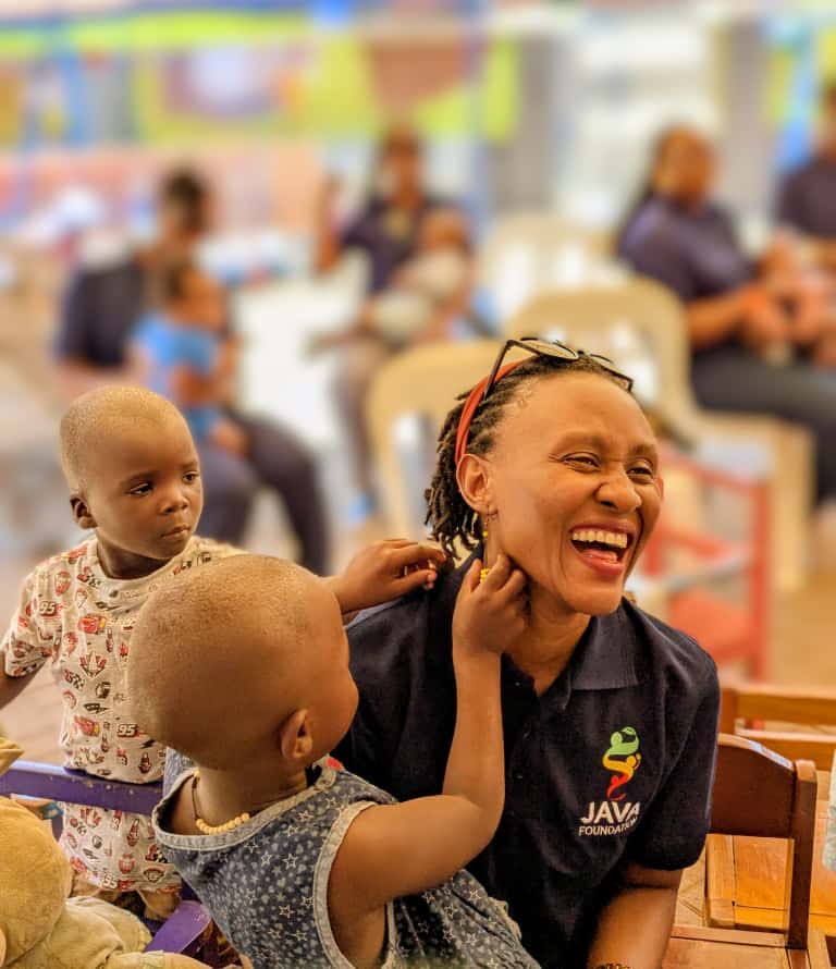 JavaHouseUG's tweet image. Today we watched smiles light up the faces of the children at Nsambya Babies Home. It  reminded us that the true meaning of independence lies in sharing love, kindness, and unity — values that are deeply rooted in our culture at Java.

Through initiatives like this, Java House…