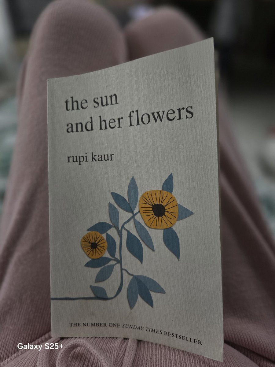 rachel_kelsall's tweet image. What a beautiful book i found today !
#freelittlelibrary
#jubileepark
#TheSunAndHerFlowers
@rupikaur_