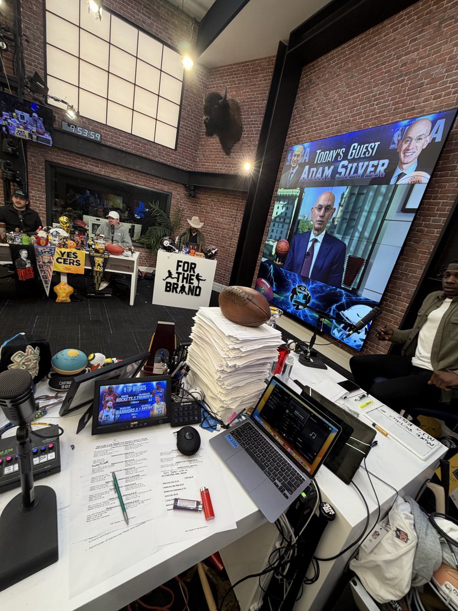 PatMcAfeeShow's tweet image. On NBA’s opening tip day.. 

We have a “State Of The NBA” convo with @NBA Commissioner, Adam Silver, on today’s show

He brings it.