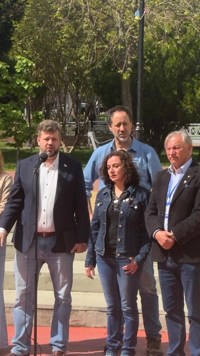 MariaG91196097's tweet photo. 🔴🇨🇱Hoy en el Punto de Prensa de nuestro candidato Presidencial @Jou_Kaiser en el Distrito 21 en la Ciudad de Los Ángeles en su Gira 4K juntos a candidatos a diputados del distrito 20 y 21 #Vota4Kaiser #KaiserPresidenteDeChile #VotaDiputadoNacionalLibertario https://t.co/NiDq0LeyTK