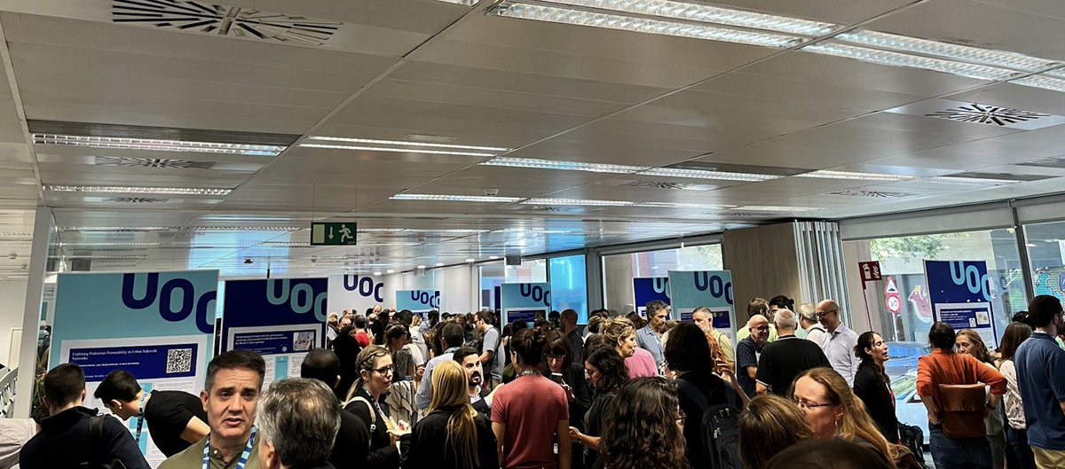 edulabTIC's tweet image. 🗣️La investigadora predoctoral d&apos;#Edulab @DelsaCufuna presenta la seva investigació &quot;Didactic Strategies in the Creation of #AR Digital Content by Pre-service Primary School Teachers&quot; 

👏Jornada &quot;Del coneixement a l’impacte: 30 anys de recerca a la @UOCuniversitat 

#researchUOC