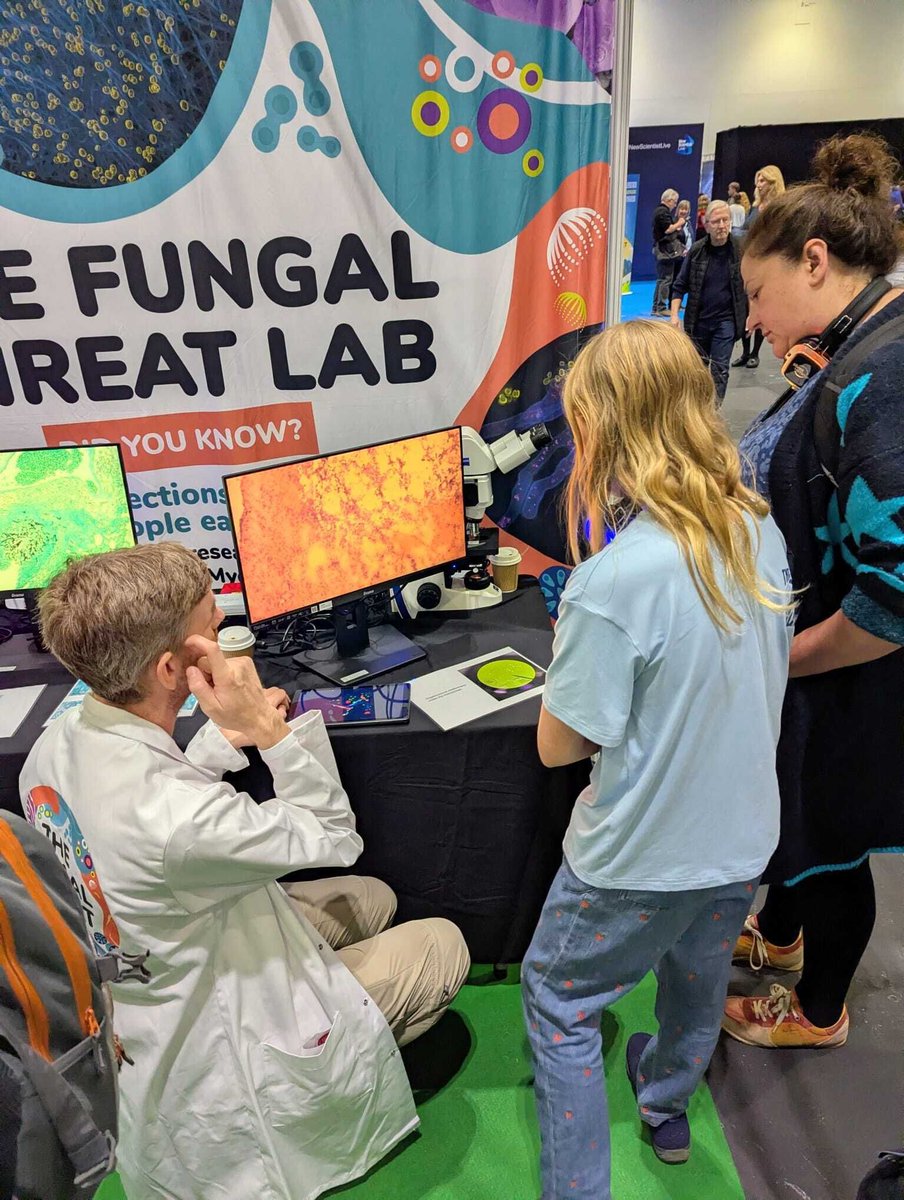 MRCcmm's tweet image. This weekend we&apos;ve been at the #NewScientist Live event at London ExCel. We&apos;ve seen thousands of people keen to learn about the global threat of fungal infections and answered some really tricky questions, such as &apos;Are fungal spores soft or hard?&apos;. 

#engagement #scicomms #STEM