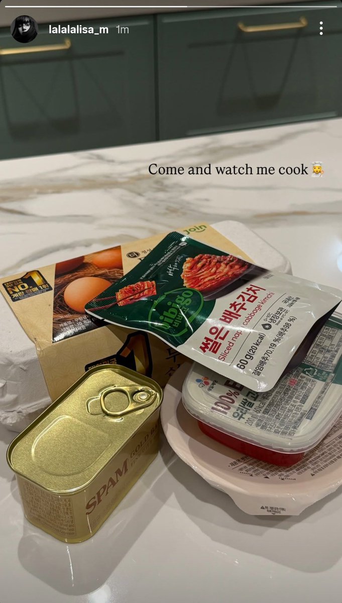 🎥 #LISA IG story update:

“Come and watch me cook  👩‍🍳”
