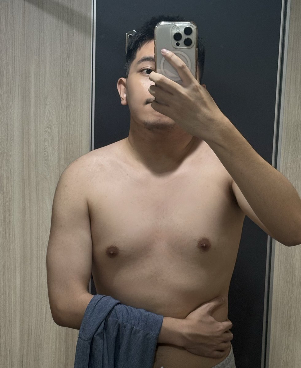 icesometimes's tweet image. Still alive na